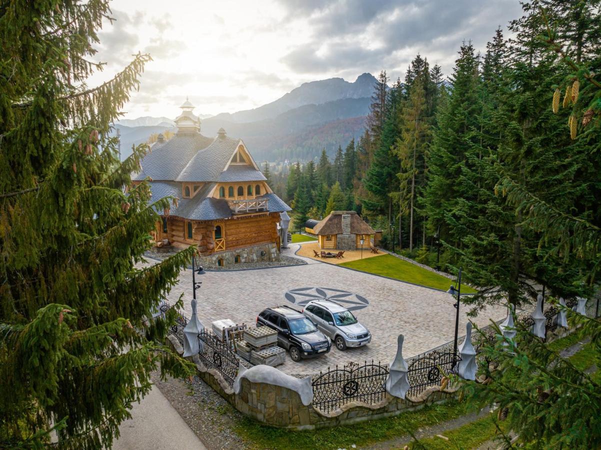 كوشتيليسكا Rich Witch Villa&Spa المظهر الخارجي الصورة