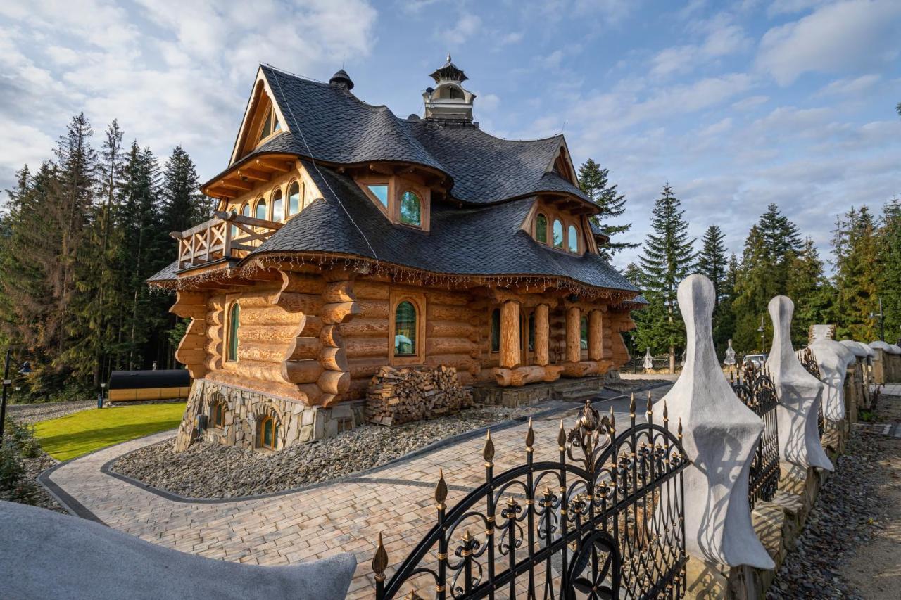 كوشتيليسكا Rich Witch Villa&Spa المظهر الخارجي الصورة
